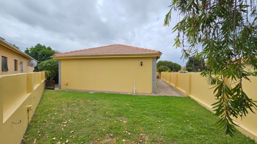 3 Bedroom Property for Sale in Sandbaai Western Cape